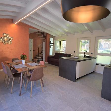 Onno Apt Jolanda Bellagio Wild Flowers מראה חיצוני תמונה